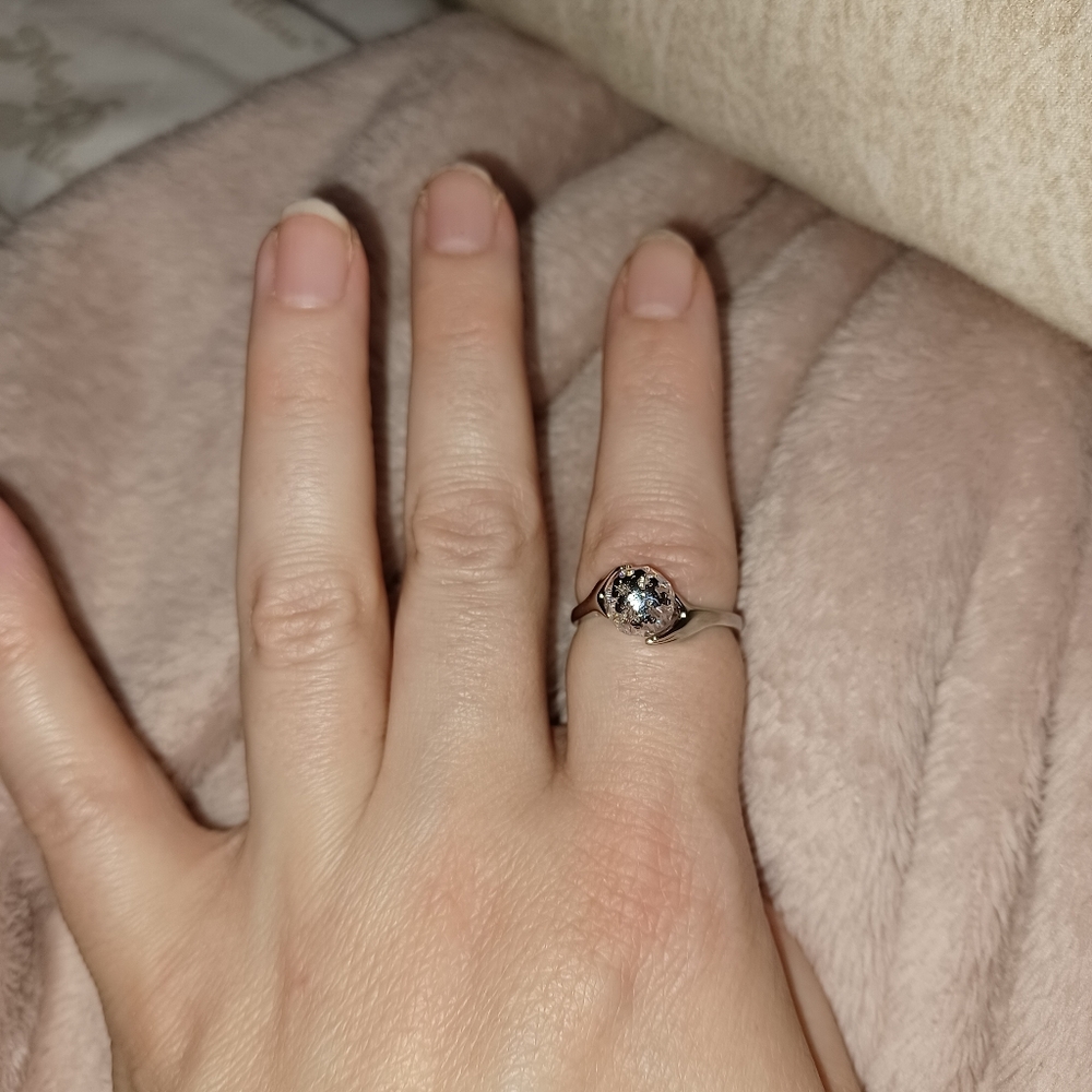 Ring - Picture 3 of 5